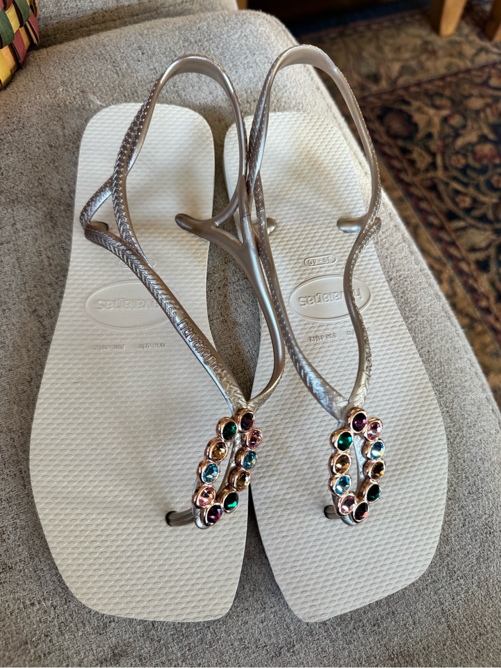 BRAND NEW LUXURY Havaiana sandals with SWAROVSKI CRYSTALS